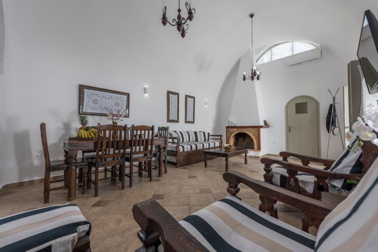 Santorini 180 Degrees Villa Pyrgos Kallistis ภายนอก รูปภาพ